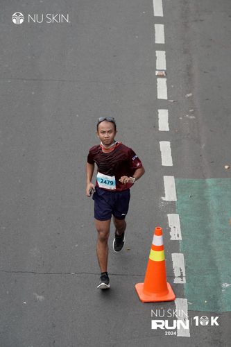 Race photo from Nu Skin Run 10K