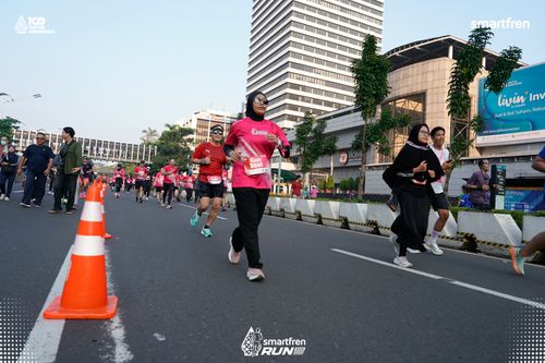 Race photo from Smartfren Run 2025 