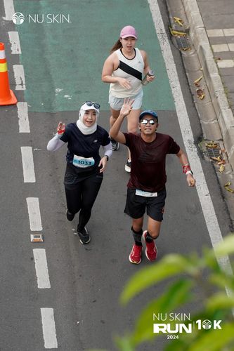 Race photo from Nu Skin Run 10K