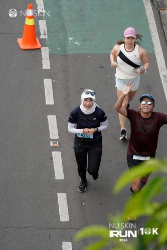 Race photo from Nu Skin Run 10K
