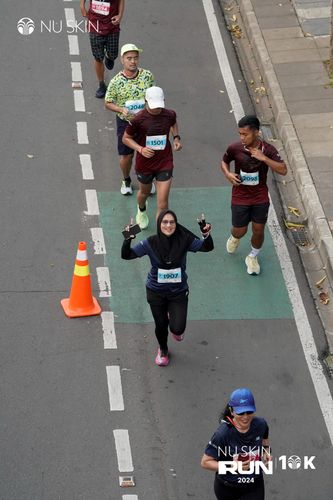 Race photo from Nu Skin Run 10K