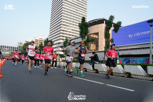 Race photo from Smartfren Run 2025 