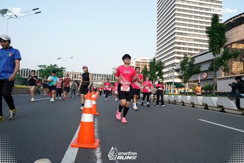 Race photo from Smartfren Run 2025 