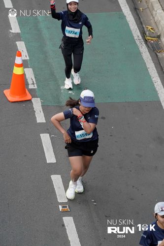Race photo from Nu Skin Run 10K