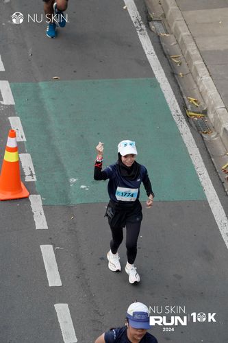 Race photo from Nu Skin Run 10K