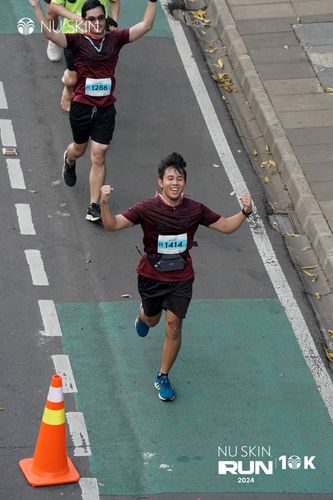 Race photo from Nu Skin Run 10K
