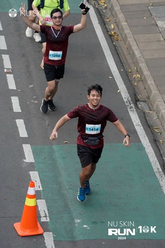 Race photo from Nu Skin Run 10K