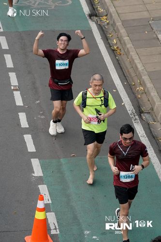 Race photo from Nu Skin Run 10K