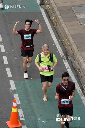 Race photo from Nu Skin Run 10K