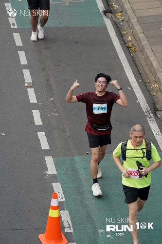 Race photo from Nu Skin Run 10K