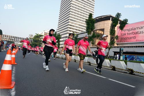 Race photo from Smartfren Run 2025 