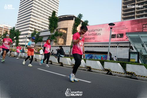 Race photo from Smartfren Run 2025 