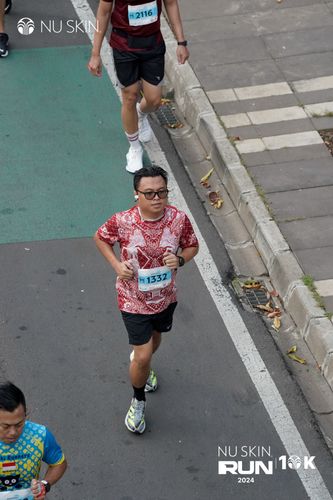 Race photo from Nu Skin Run 10K