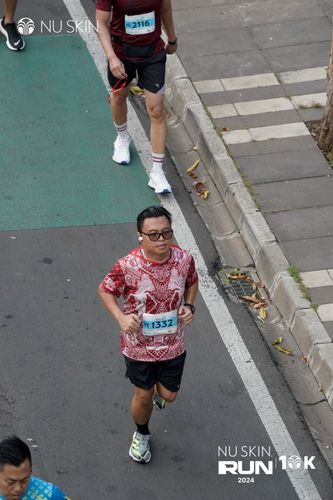 Race photo from Nu Skin Run 10K