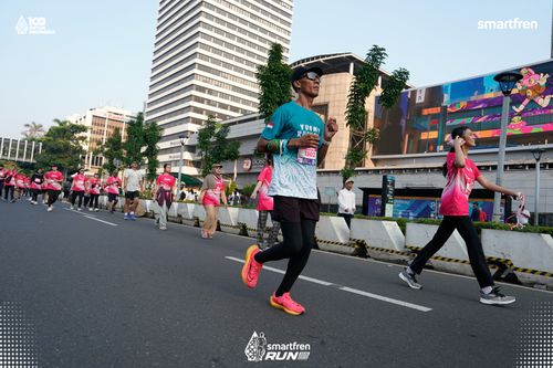 Race photo from Smartfren Run 2025 