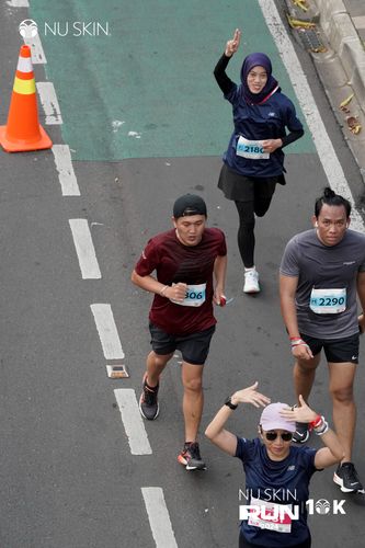 Race photo from Nu Skin Run 10K