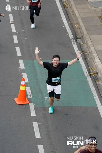 Race photo from Nu Skin Run 10K