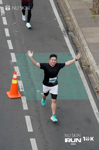Race photo from Nu Skin Run 10K