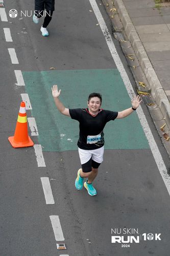 Race photo from Nu Skin Run 10K