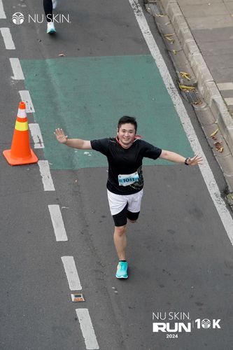 Race photo from Nu Skin Run 10K