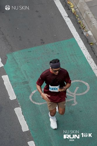 Race photo from Nu Skin Run 10K