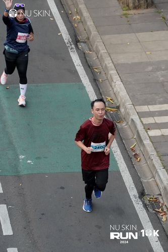 Race photo from Nu Skin Run 10K