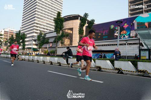 Race photo from Smartfren Run 2025 