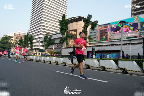 Race photo from Smartfren Run 2025 