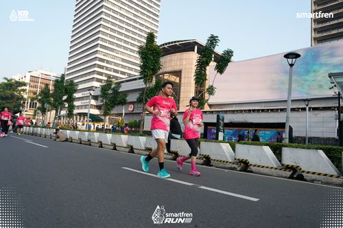 Race photo from Smartfren Run 2025 
