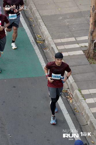 Race photo from Nu Skin Run 10K