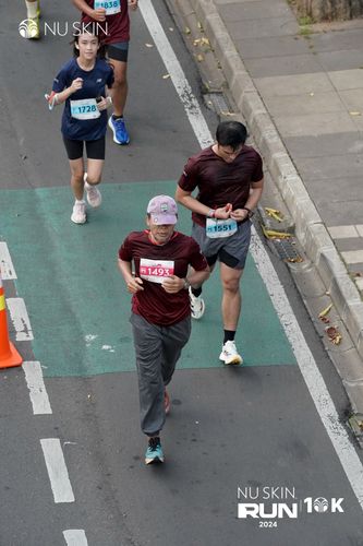 Race photo from Nu Skin Run 10K