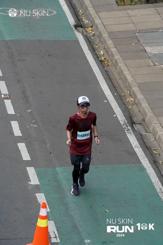 Race photo from Nu Skin Run 10K