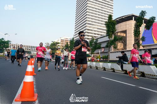 Race photo from Smartfren Run 2025 