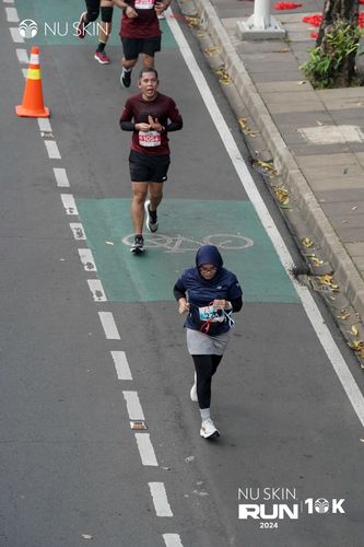 Race photo from Nu Skin Run 10K