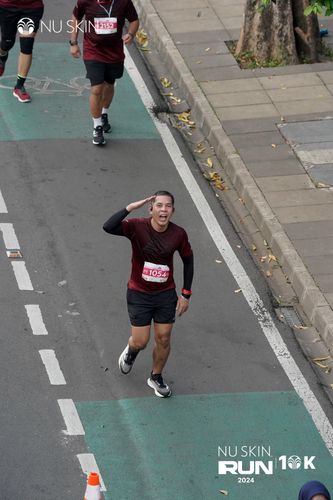 Race photo from Nu Skin Run 10K