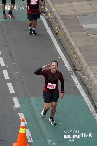Race photo from Nu Skin Run 10K
