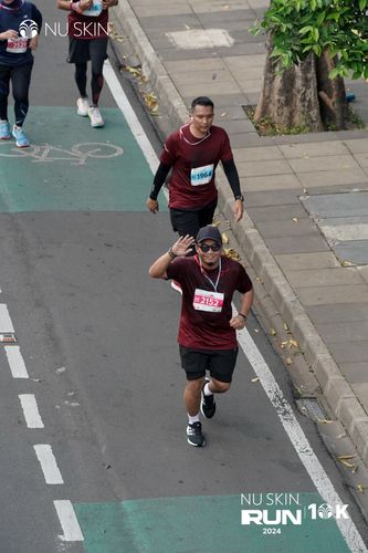 Race photo from Nu Skin Run 10K