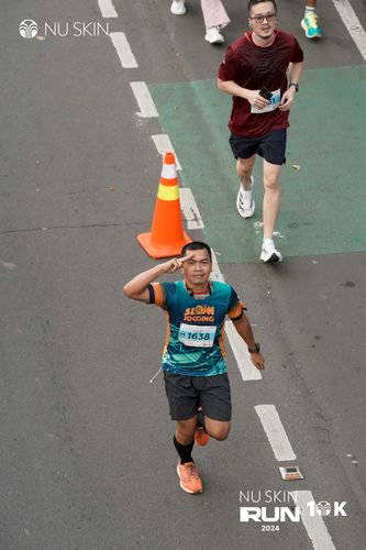 Race photo from Nu Skin Run 10K