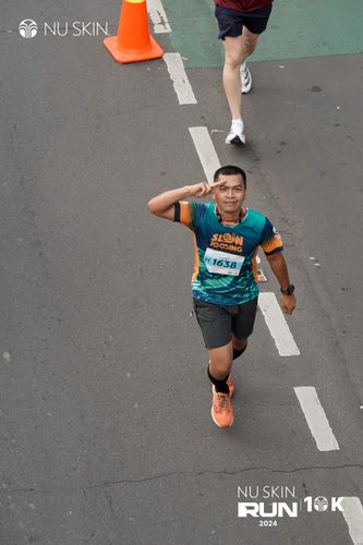 Race photo from Nu Skin Run 10K