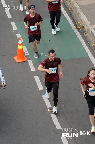 Race photo from Nu Skin Run 10K