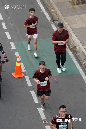 Race photo from Nu Skin Run 10K