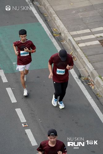 Race photo from Nu Skin Run 10K