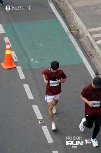 Race photo from Nu Skin Run 10K