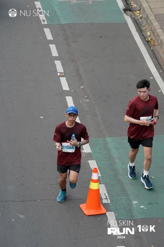 Race photo from Nu Skin Run 10K