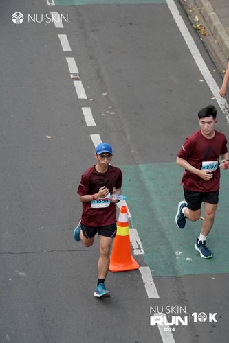 Race photo from Nu Skin Run 10K