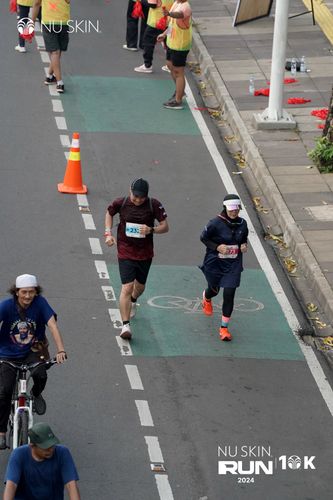 Race photo from Nu Skin Run 10K