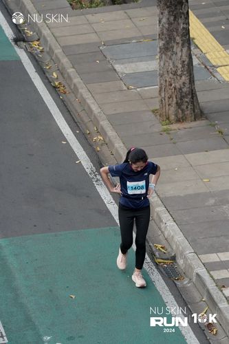Race photo from Nu Skin Run 10K