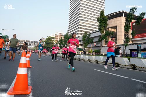 Race photo from Smartfren Run 2025 