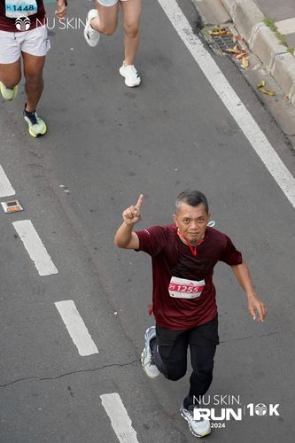 Race photo from Nu Skin Run 10K