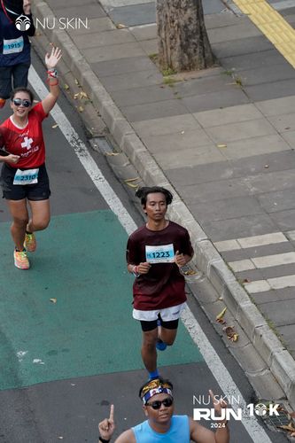 Race photo from Nu Skin Run 10K